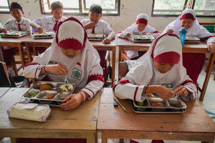 Siswa Plus Guru dan Tendik Juga akan Dapat Makan Bergizi Gratis