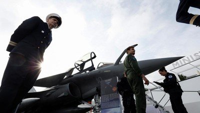 drone-canggih-hingga-pesawat-tempur-di-paris-air-show-1_169