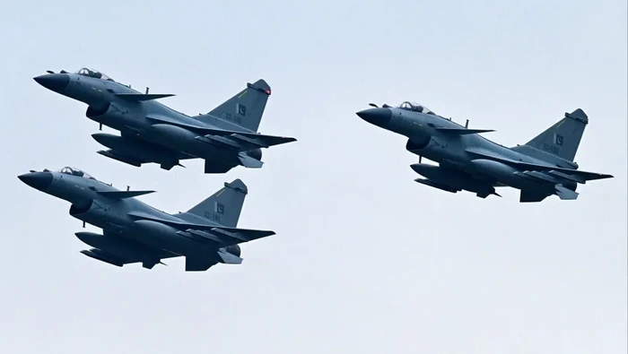 jet-tempur-j-10c-1746680642303_169