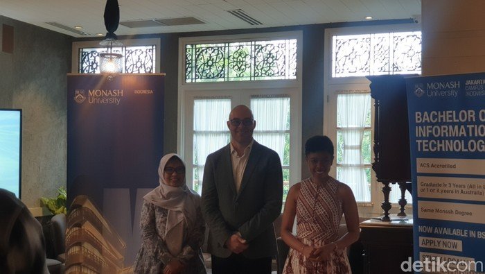 petinggi-monash-university-indonesia-menjawab-biaya-kuliah-program-s1-berapa-yang-harus-disiapkan-1759931908147_169