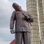 patung-soekarno-di-alun-alun-indramayu-mengalami-kerusakan-1763465509211_169