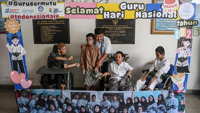 peringatan-hari-guru-nasional-di-sekolah-luar-biasa-1764045495332_169